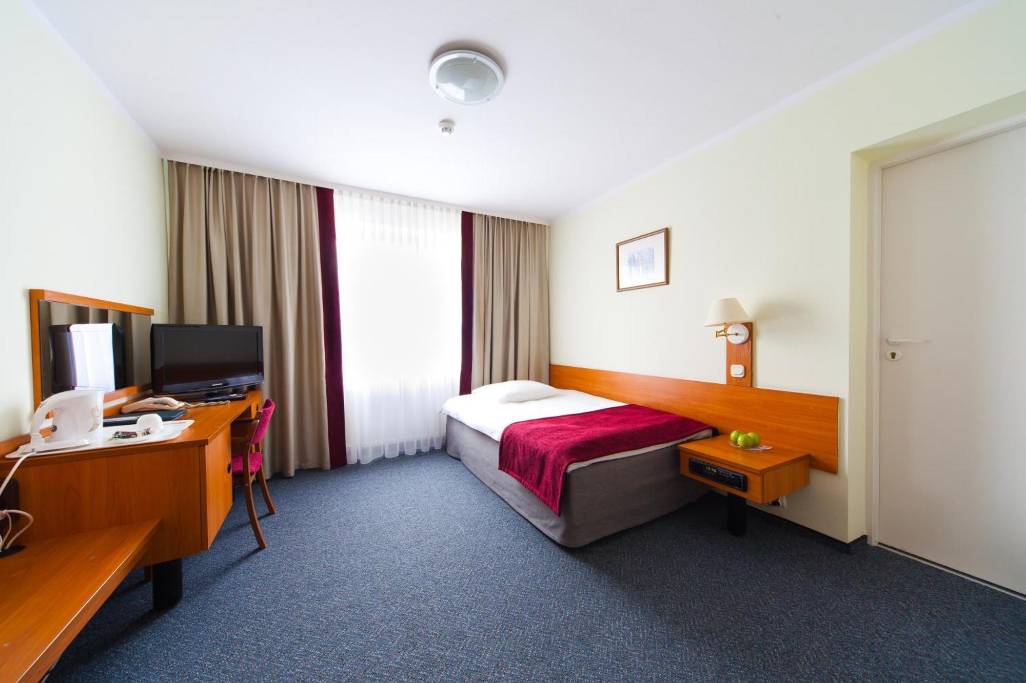 Hotel Ior Poznań Extérieur photo