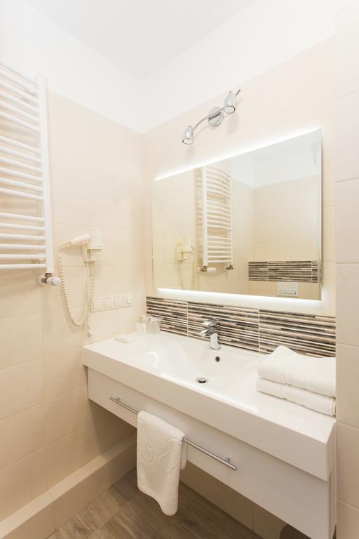 Hotel Ior Poznań Extérieur photo