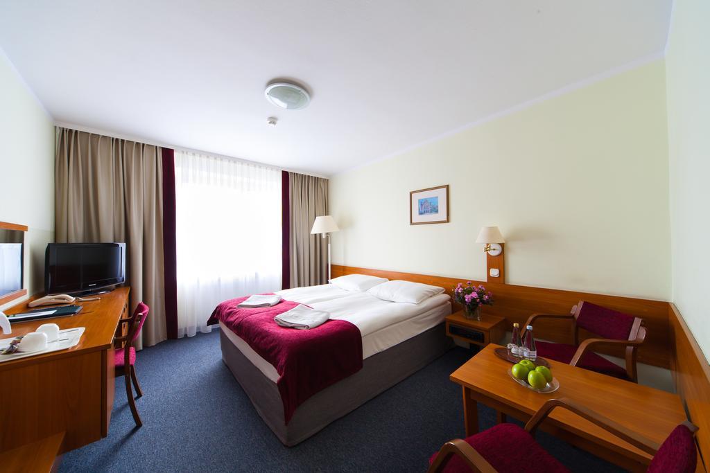 Hotel Ior Poznań Extérieur photo